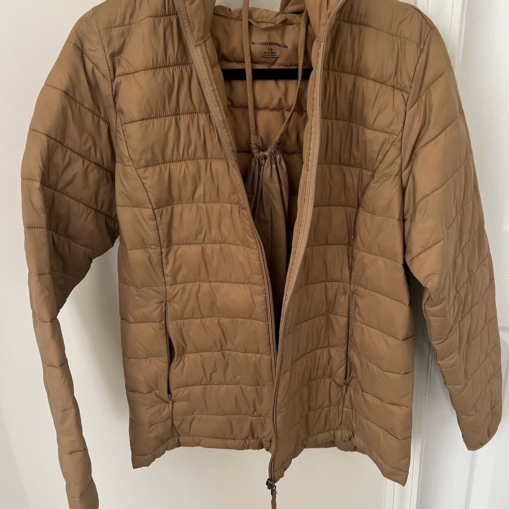 Amazon Essentials Lightweight Packable Puffer Jacket